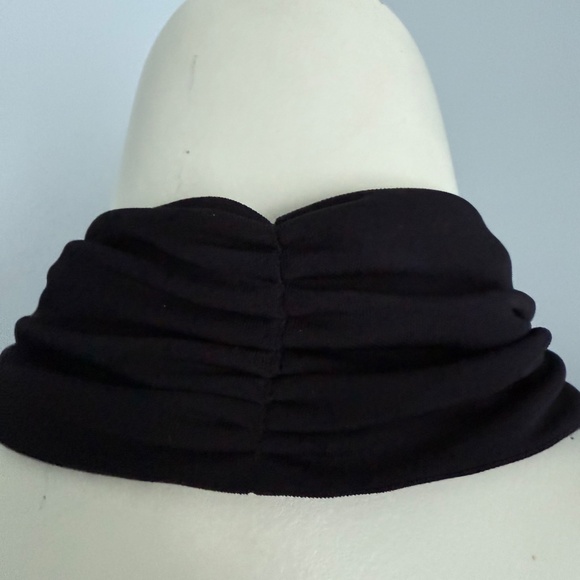 Black halter style top,M.XSCAPE - Picture 6 of 10